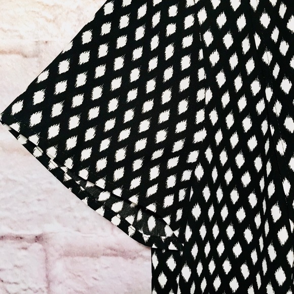 Dana Buchman button up blouse in EUC. - Picture 4 of 7